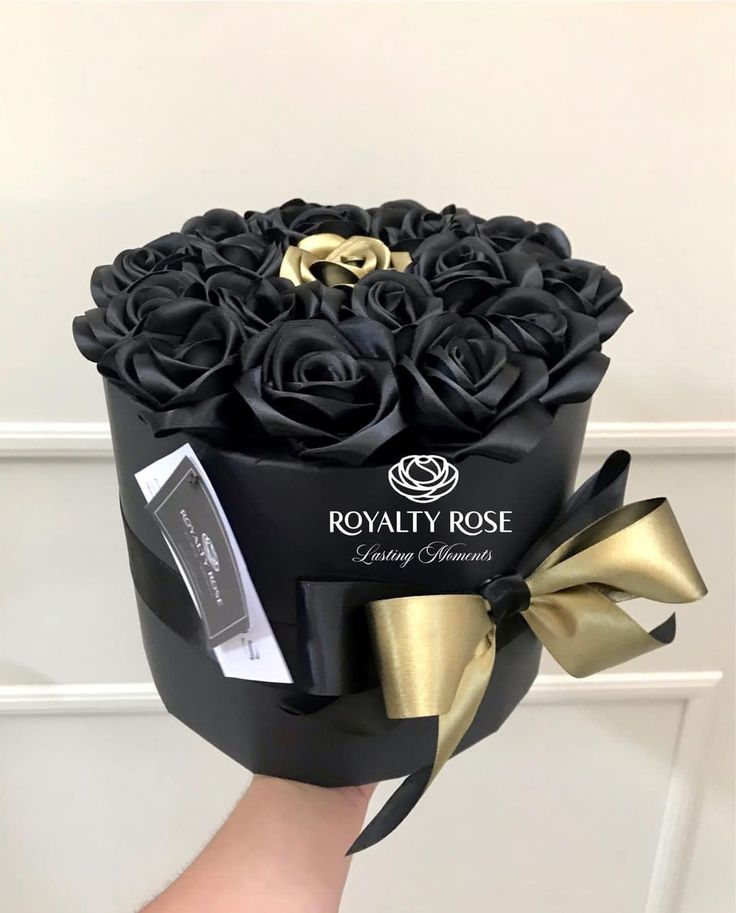 Elgant Flower Arrangement in Black