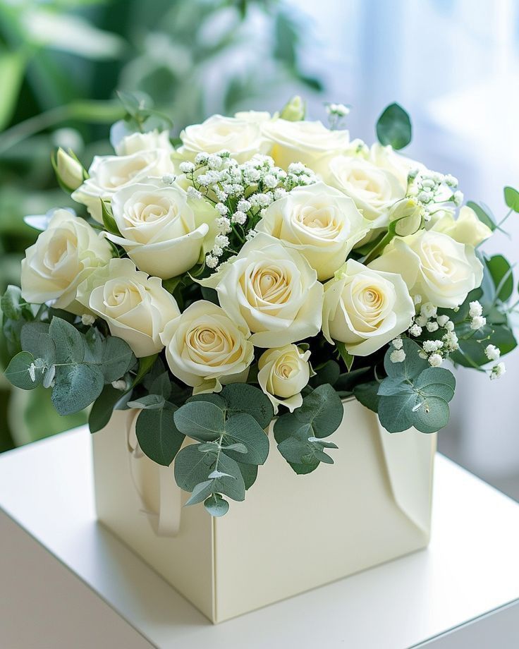 Spray Roses with White Lisianthus in Fish Bowl